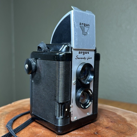 ARGUS Seventy-Five 620 Film Camera Working